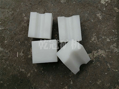 簡(jiǎn)述MC尼龍制作天輪襯塊有哪些優(yōu)點(diǎn)？